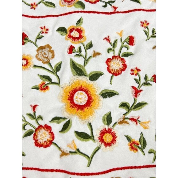 Forever 21 Embroidered Floral Mini Skirt Size Medium - Picture 5 of 8